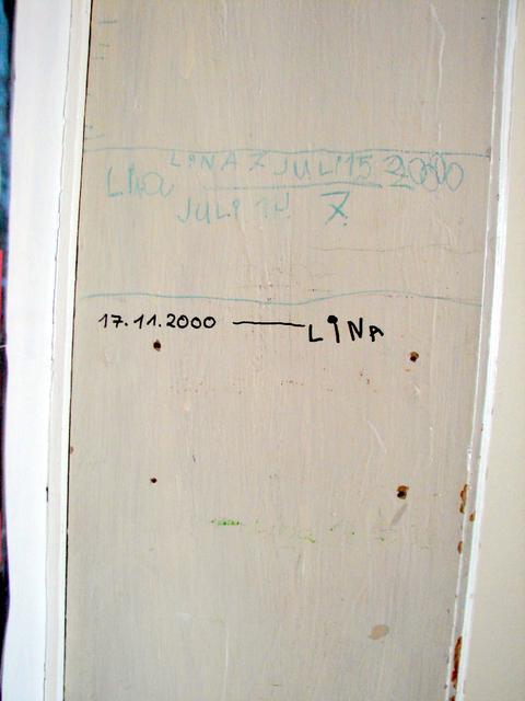 Größenmarkierung in der Tür